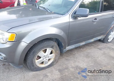 2012 Ford Escape Xlt z USA, uszkodzony, nr VIN 1FMCU9DG4CKB16593